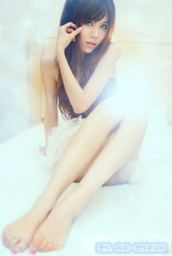 揭叶梓萱自愿被潜规则 大尺度凸点床照流出